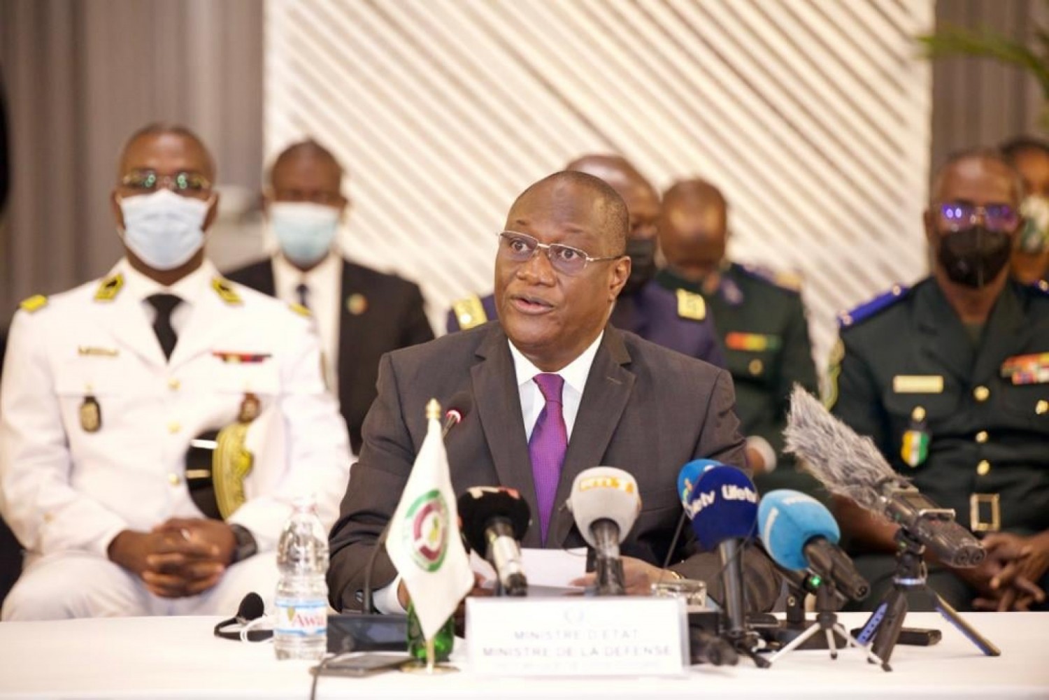 Lutte contre le terrorisme : le ministre ivoirien de la défense demande la convergence des efforts pour des solutions globales