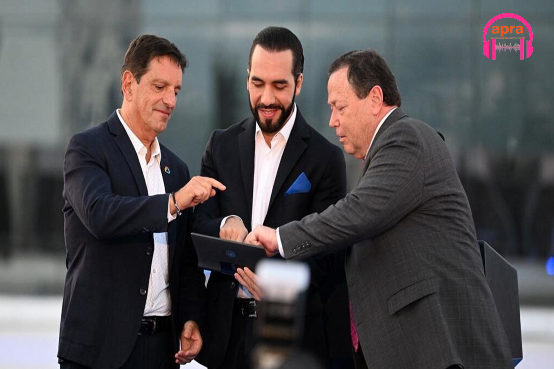 SANTÉ / Salvador : Nayib Bukele confie les malades chroniques à l’IA de Google, entre révolution et inquiétudes.