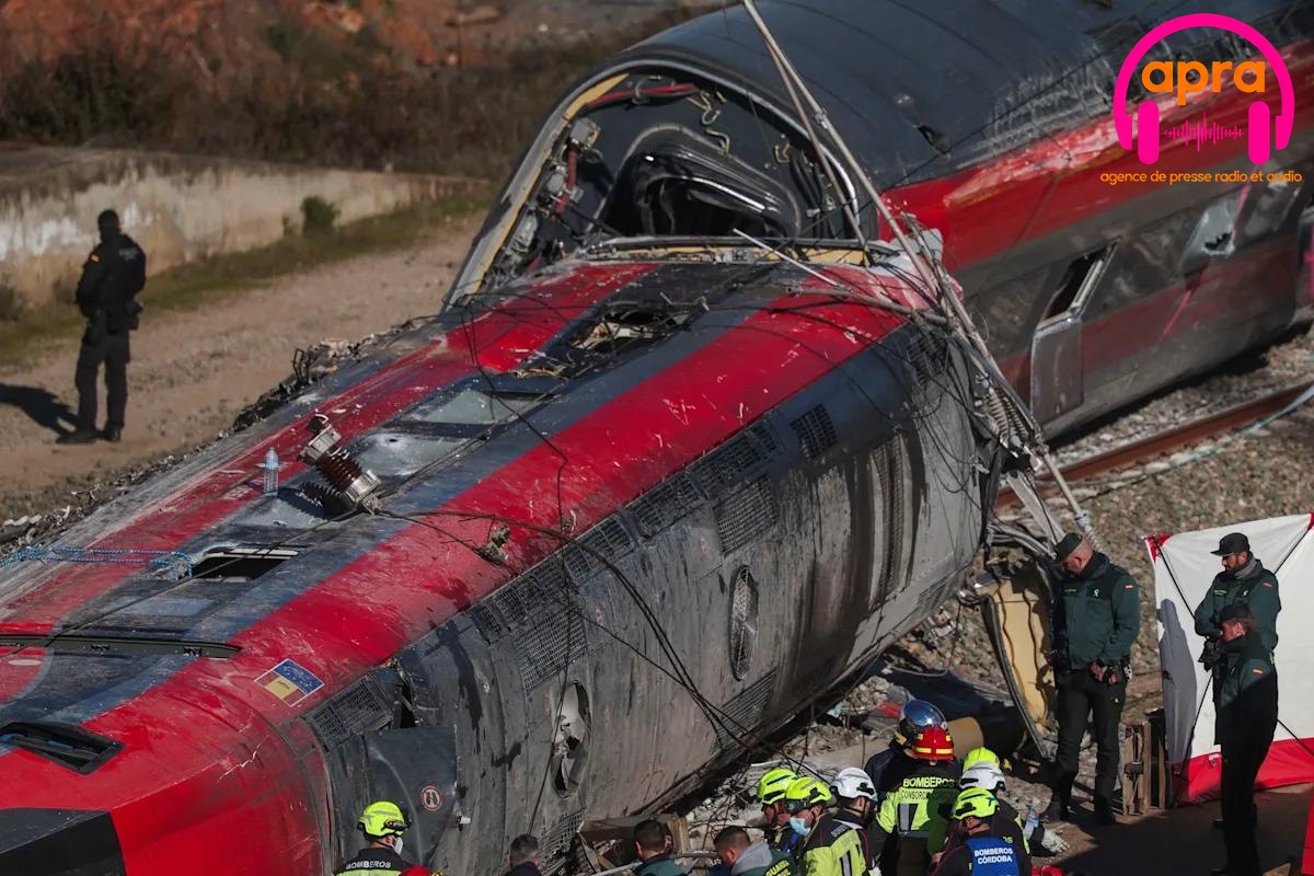 Actualité internationale / Espagne : une collision entre deux trains à grande vitesse fait au moins 50 morts.