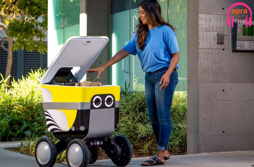 Un robot livreur de nourriture lancé par Uber Eats.
