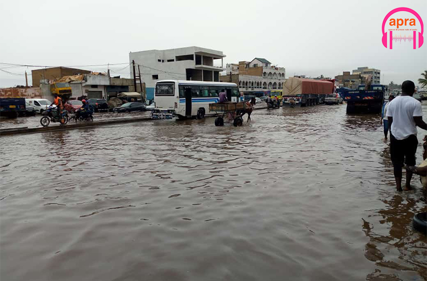 Sénégal : La capitale sénégalaise Dakar sous les eaux après une forte pluie.