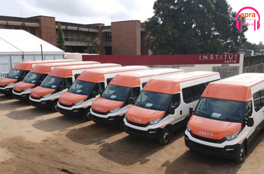Modernisation du transport urbain à Abidjan : l’Etat offre des minibus aux transporteurs d’Abobo et de Yopougon