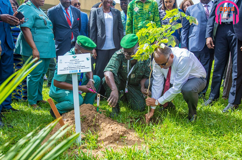 COP 15 : Le 1er ministre Patrick Achi plante son arbre pour lutter contre la désertification
