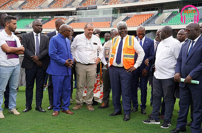 Stade Olympique de Ebimpé : le Premier Ministre Beugré Mambé et les techniciens à pied d’œuvre pour offrir une infrastructure sportive de qualité