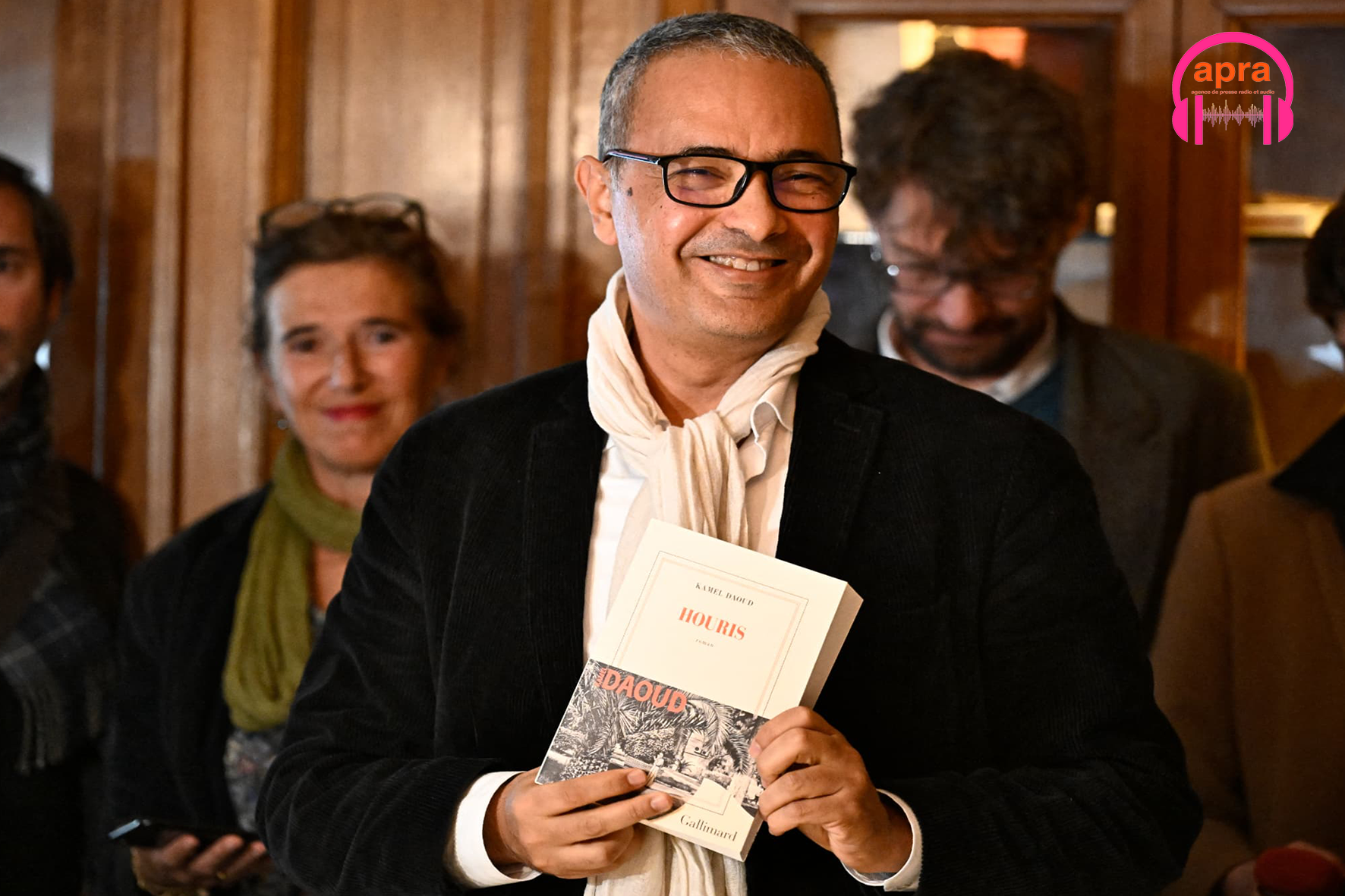 LITTÉRATURE / Condamnation choc : Kamel Daoud affirme écoper de 3 ans de prison pour « Houris », un roman au cœur de la tourmente.