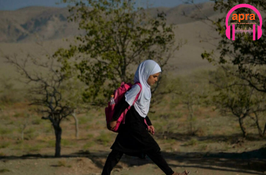 Des filles reprennent le chemin du collège et du lycée dans la province de Kunduz (Afghanistan)