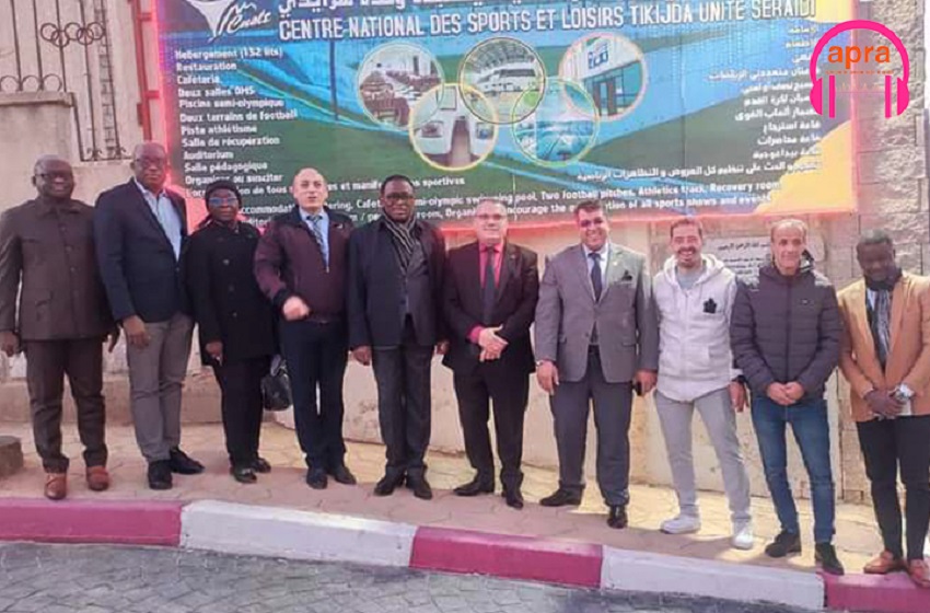 Sport: Le ministre des sports ivoirien visite l'exposition d'Annaba.