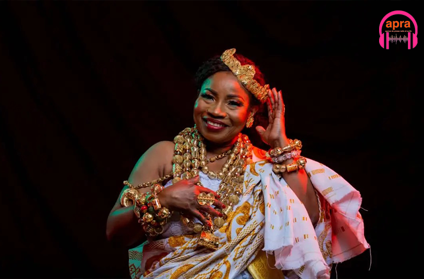 Culture : Antoinette Konan, Reine de l’Ahoco, sacrée Meilleure artiste des tendances africaines aux TAKAD 2025.