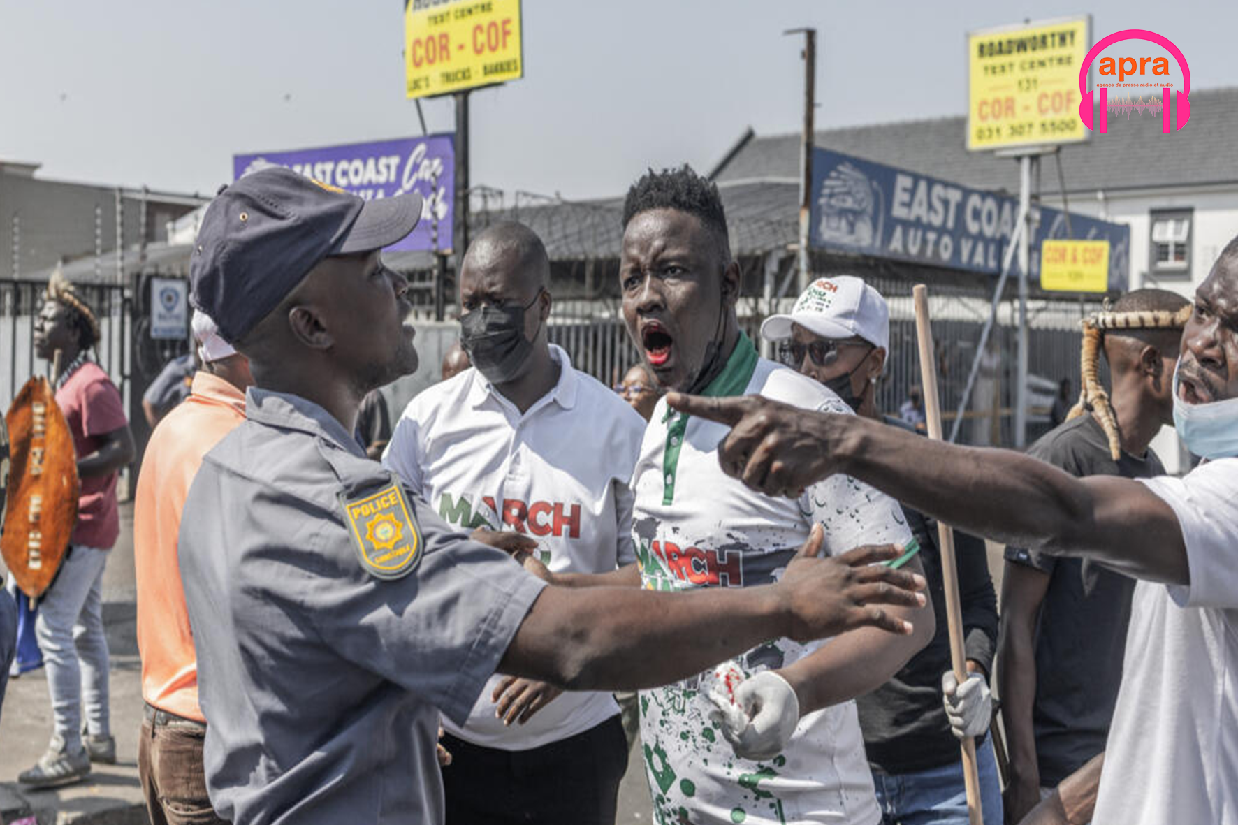 Actualité internationale / Afrique du Sud : la pression s’accentue sur des étrangers réfugiés dans un campement.