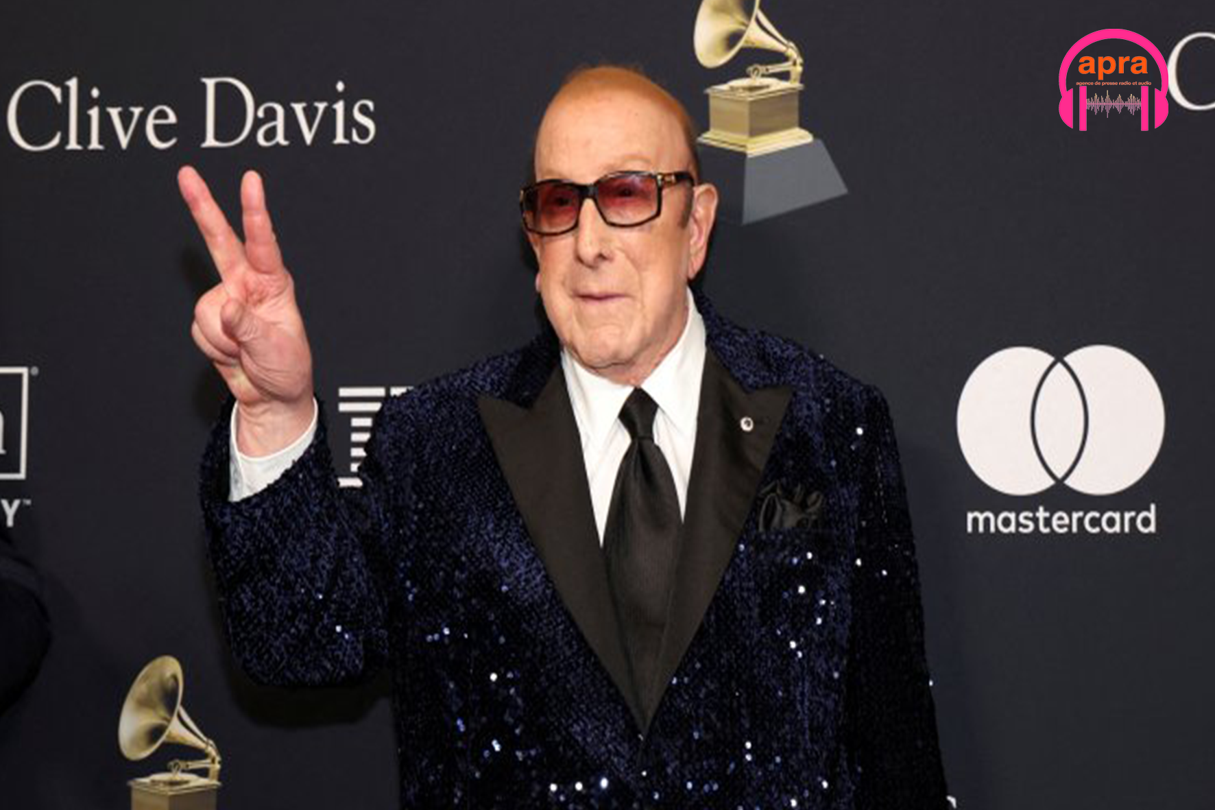 MUSIQUE / Clive Davis s’éteint à 94 ans : l’homme qui a façonné Whitney Houston, Springsteen et des générations de légendes.