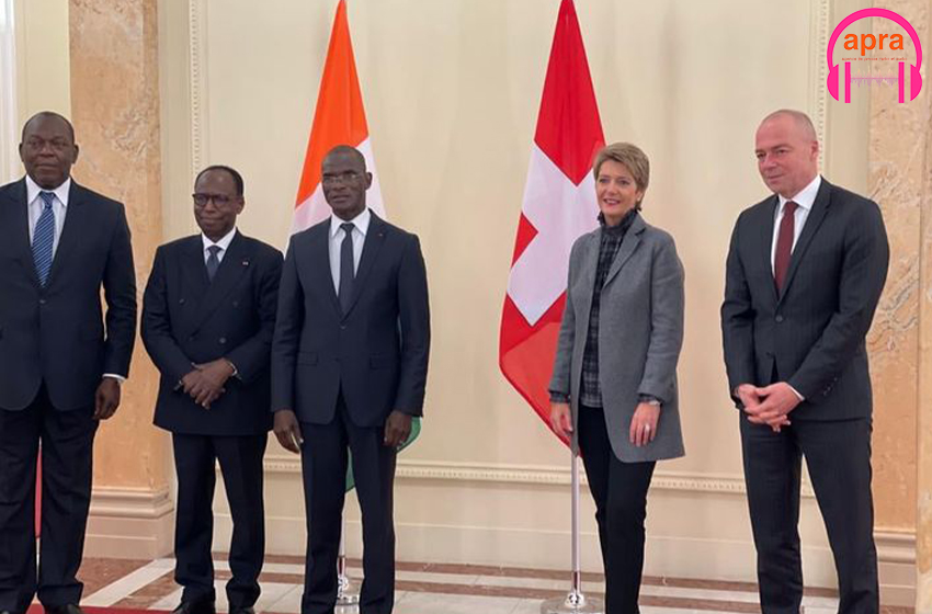 La Suisse et la Côte d’Ivoire s'attaquent à la fraude des documents aux frontières.